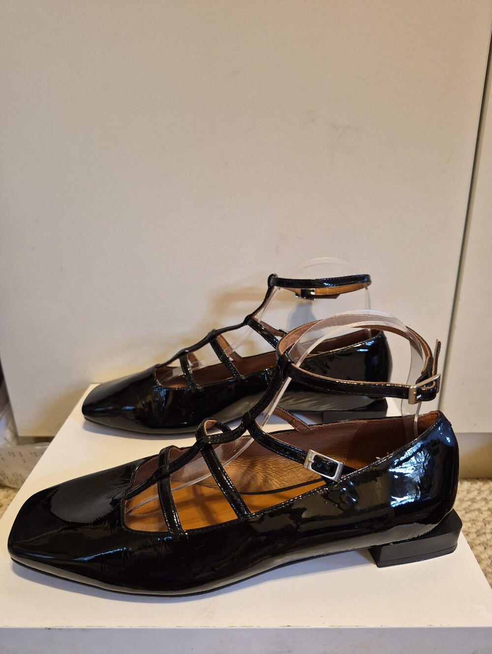 Ángel Alarcón "Duarte" Black Patent Leather T-strap Mary Jane Flats Sz.8/39 $185